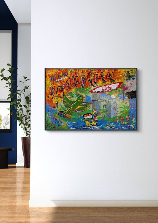 Farbiges Gemälde „Von Löffeln, Helau und der Sehnsucht nach Köln“ von Jasmin Meirose. Auf der Leinwand verschmelzen karnevalistische Motive, Dinosaurierfiguren und die Skyline von Köln zu einer humorvollen, lebendigen Szene voller Symbolik und kölschem Charme. Acryl auf Leinwand, 80 × 120 cm.